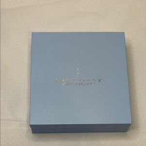 Women's Bracelet - Elegant Silver Design